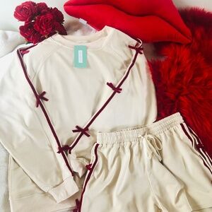 Just in NWT from New  Collection 2 pc Velvet Bow Crewneck & Shorts set
